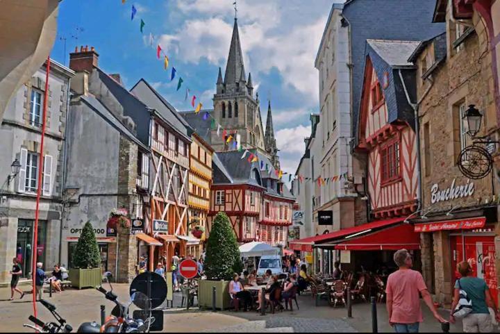 L'Urban Centre Ville Linge Cafe The Inclus Vannes Bagian luar foto