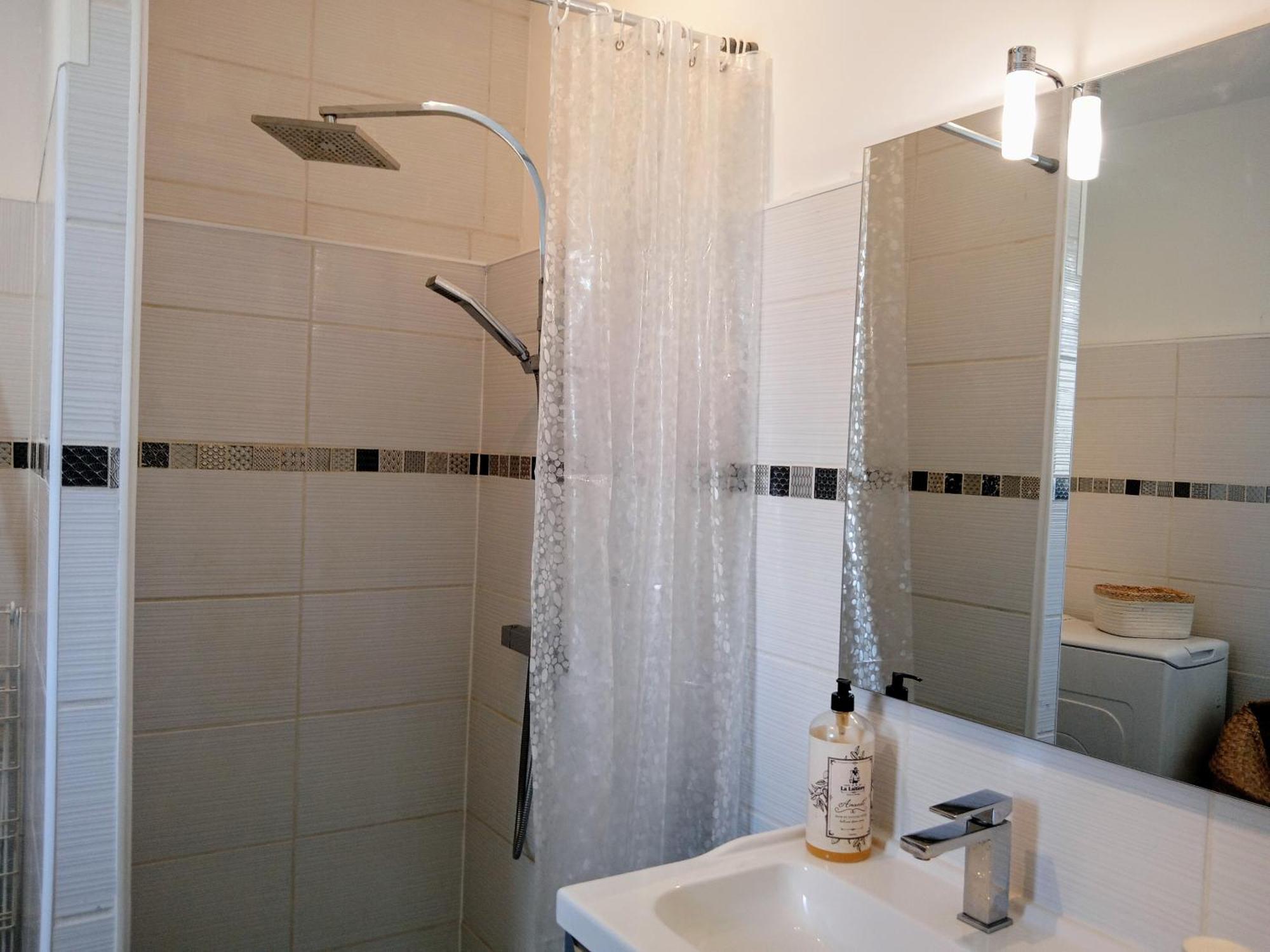L'Urban Centre Ville Linge Cafe The Inclus Vannes Bagian luar foto